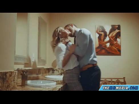 ❤️ Meta blonda busty seduces f'kamra tal-banju pubbliku ❌ Porn anali lilna mt.redporn-tv.ru ﹏